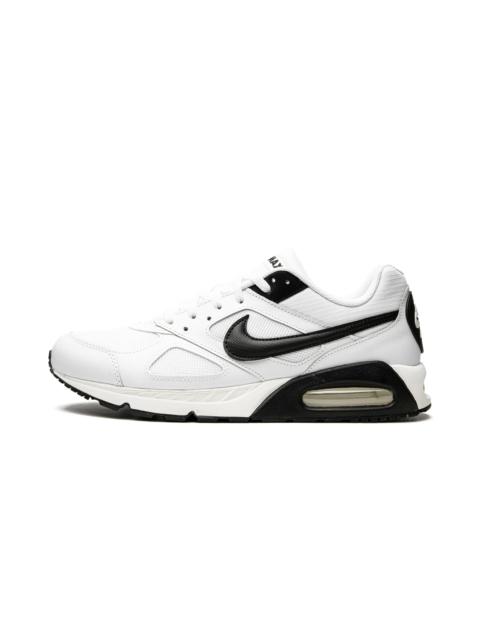 Nike Air Max IVO
