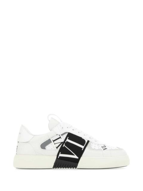 Valentino Valentino Garavani Men White Leather Vl7n Sneakers