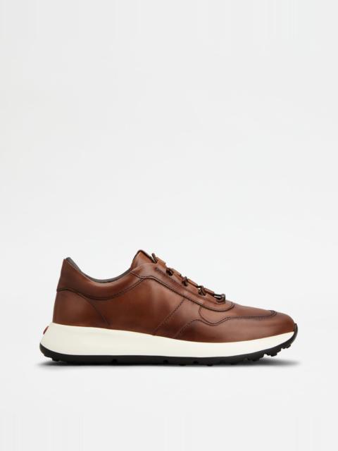 Tod's RED DOT SNEAKERS IN LEATHER - BROWN