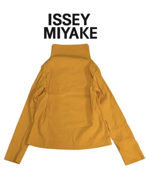 Issey Miyake Turtleneck Ruffle L/S Shirt