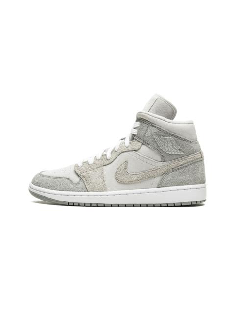 Jordan WMNS Air Jordan 1 MID SE "Grey Fleece"