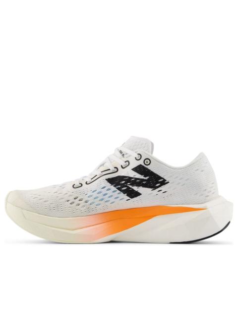 New Balance (WMNS) New Balance FuelCell SuperComp Pacer v2 'Hot Mango White' WFCRRCH2
