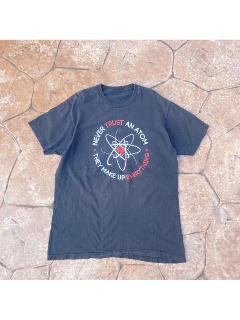 Other Designers Vintage - Thrashed Faded Never Trust An Atom Streetwear Tee