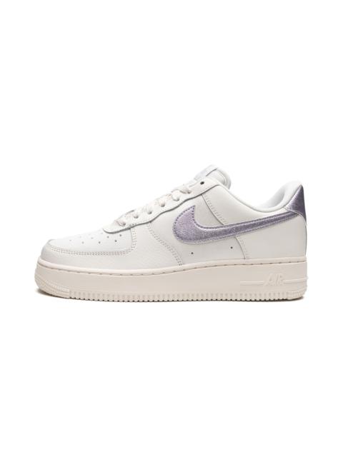 Nike WMNS Air Force 1 "Metallic Purple"