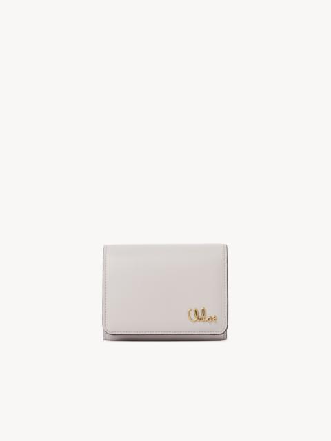 Chloé SMALL CHLOÉ ICONIC TRI-FOLD WITH COIN POCKET IN GRAINED LEATHER