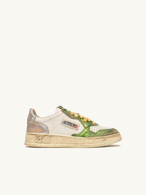 AUTRY MEDALIST LOW SUPER VINTAGE SNEAKERS IN GUN AND GREEN LEATHER