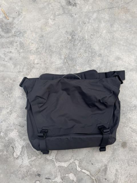 Arc'teryx ARCTERYX LEAF 15L Courier Bag Nylon Black Messenger