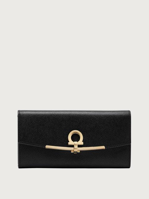 FERRAGAMO Gancini continental wallet
