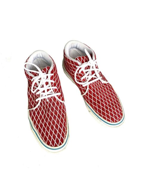 UNDERCOVER FW16 Red Suede Fence-Print Chukka Boots Sneakers