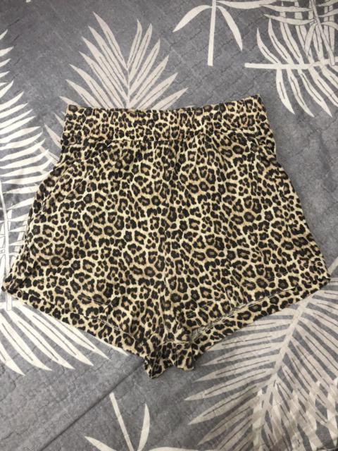 H&M leopard short pants