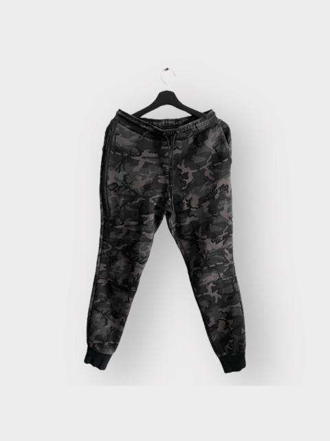 Nike STEAL! 2000s Nike Tech Fleece Camo Track Pants