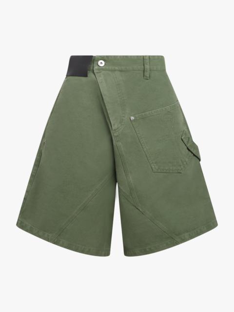 JW Anderson TWIST FRONT WORKWEAR SHORT | DARK GREEN