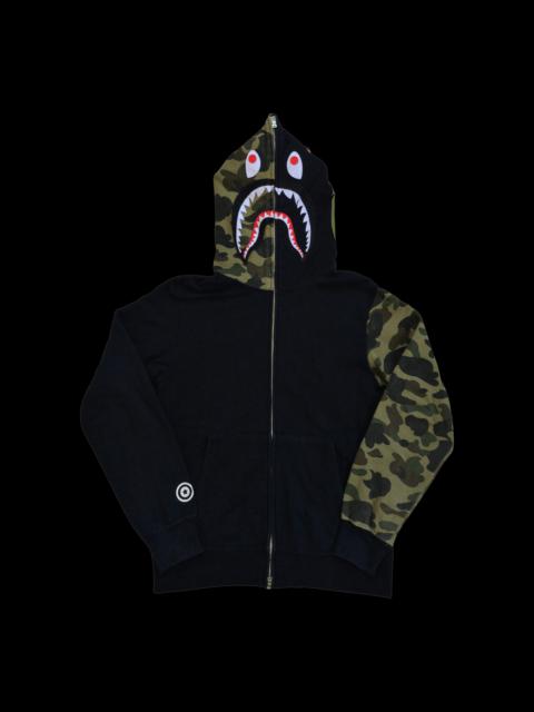 A BATHING APE® OG Bathing Ape Black Camo Shark Hoodie