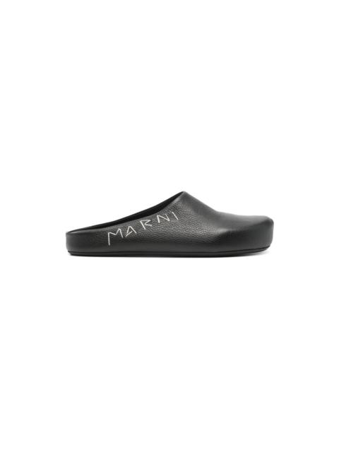 Marni MEN'S LEATHER FUSSBET SABOT (BLACK)