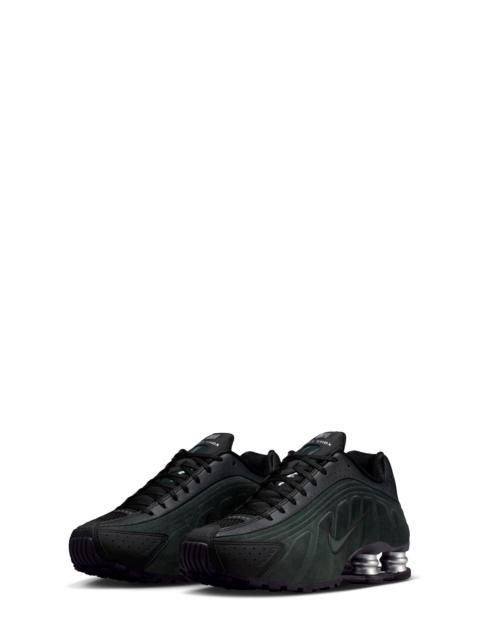 Nike Nike Shox R4 Sneaker in Black/Seaweed/Silver at Nordstrom
