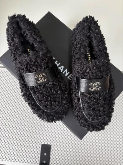 CHANEL Chanel black double C logo leather-strapped chain teddy bear loafers