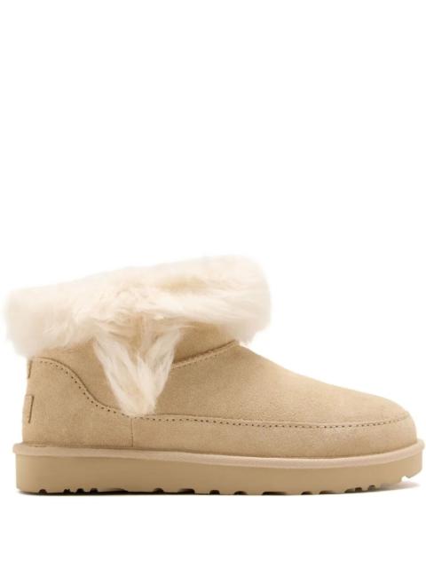 UGG Woman "Classic Ultra Mini Chalet"