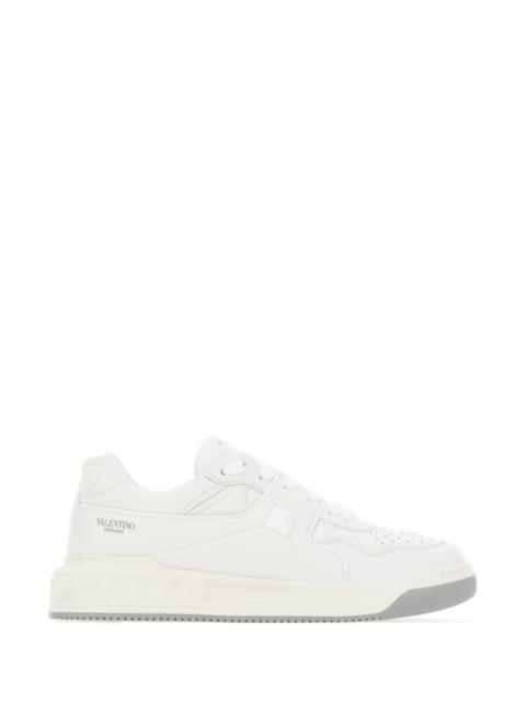 Valentino Valentino Garavani Men White Nappa Leather One Stud Sneakers