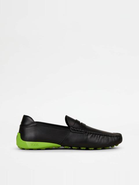 Tod's LOAFERS IN LEATHER - BLACK, GREEN