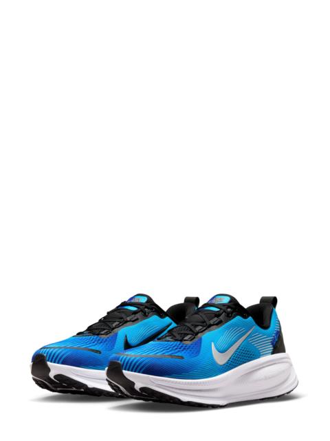 Nike Nike Vomero 18 Running Shoe in White/Deep Night at Nordstrom