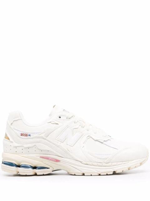 New Balance Introducing the "TIER 1" SNEAKERS from NEW BALANCE, a must-have in the Trainers category. Crafted fr