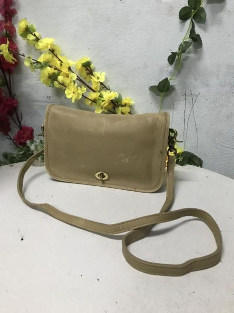COACH Vintage Leather Coach Shoulder