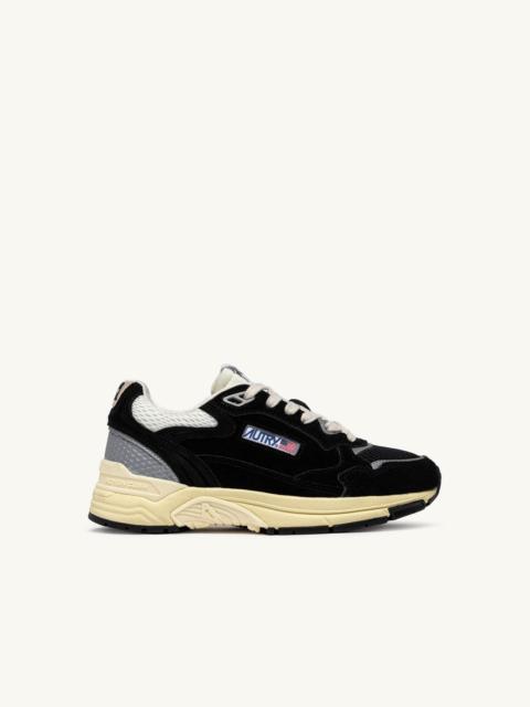 AUTRY HYPERWAY SNEAKERS IN BLACK AND SILVER-TONE SUEDE AND MESH