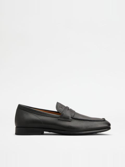 Tod's LOAFERS IN LEATHER - BLACK