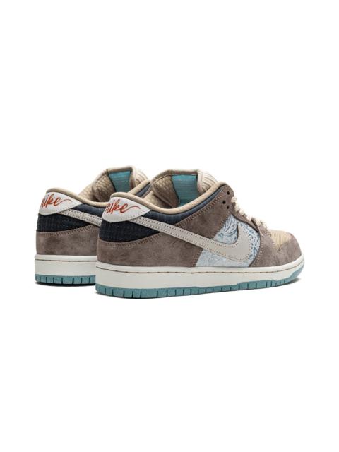 Nike SB Dunk Low "Big Money Savings"