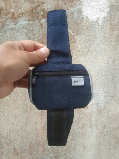 Nike VINTAGE NIKE VELCRO WRIST BAG