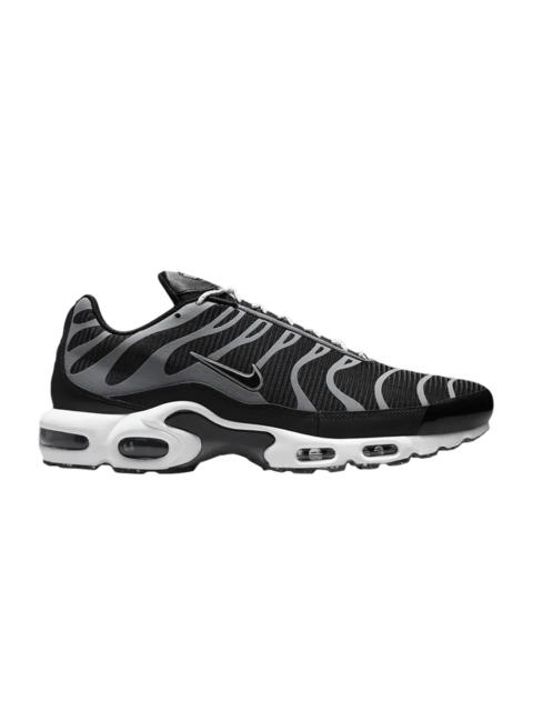 Nike Air Max Plus 'Black Metallic Silver'