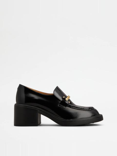 Tod's LOAFERS IN LEATHER - BLACK