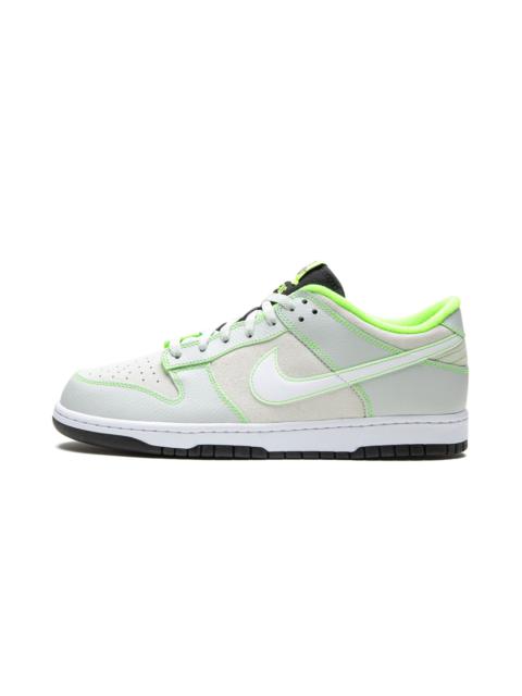 Nike Dunk Low UO P "Oregon"