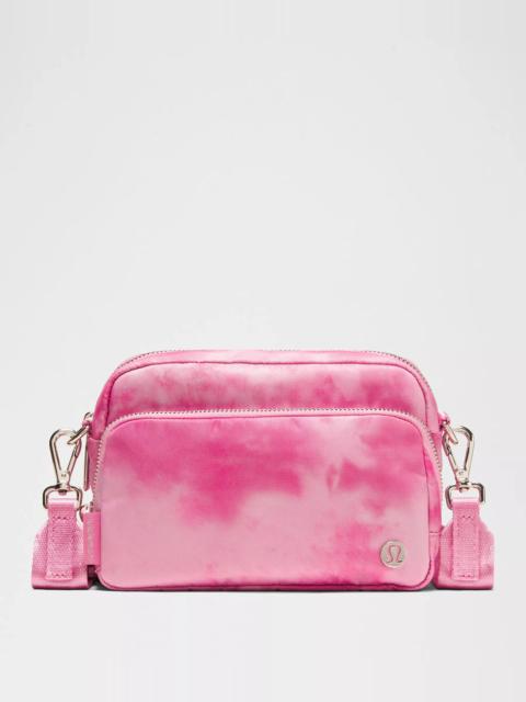 lululemon Everywhere Crossbody Bag 2L *Metal Hardware