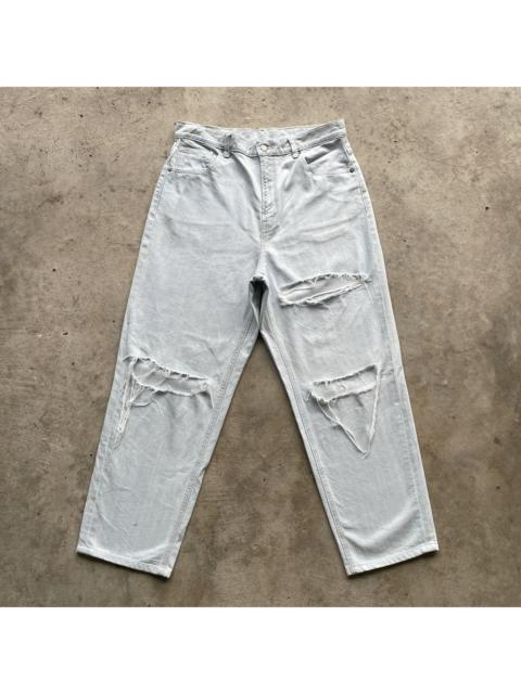 Other Designers Japanese Brand - Japanese GU Distressed Faded Light Wash Jeans Pants THRASHED
