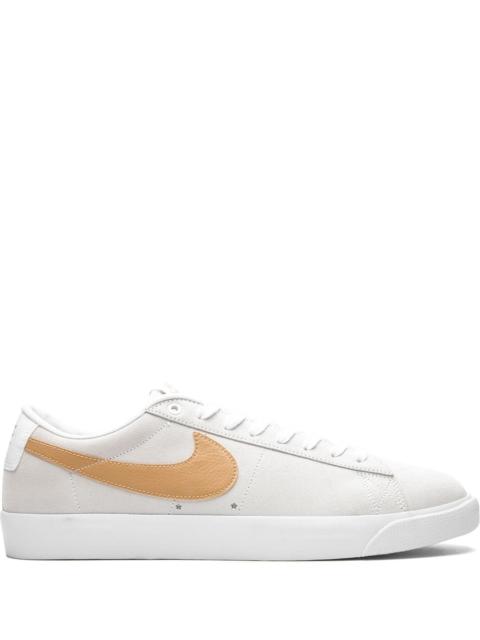 Nike SB Blazer low-top sneakers