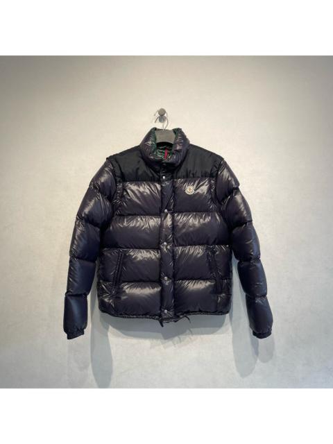Moncler Moncler down jacket with detachable sleeves (can be worn two ways)