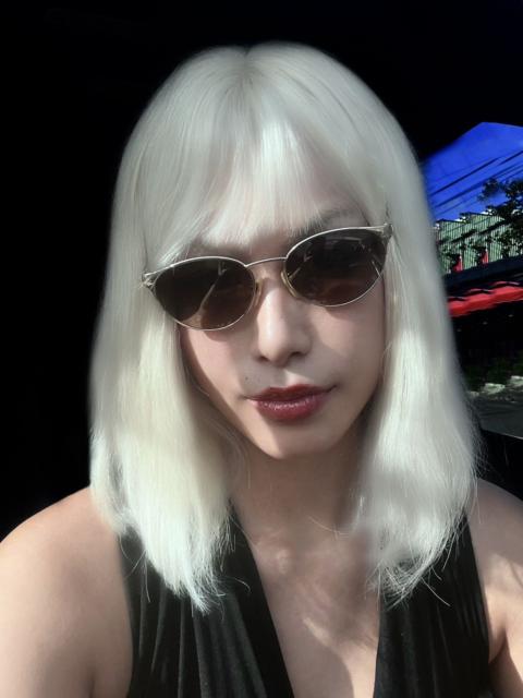 Vivienne Westwood 1990s Vivienne Westwood Orb Cat-Eye Sunglasses