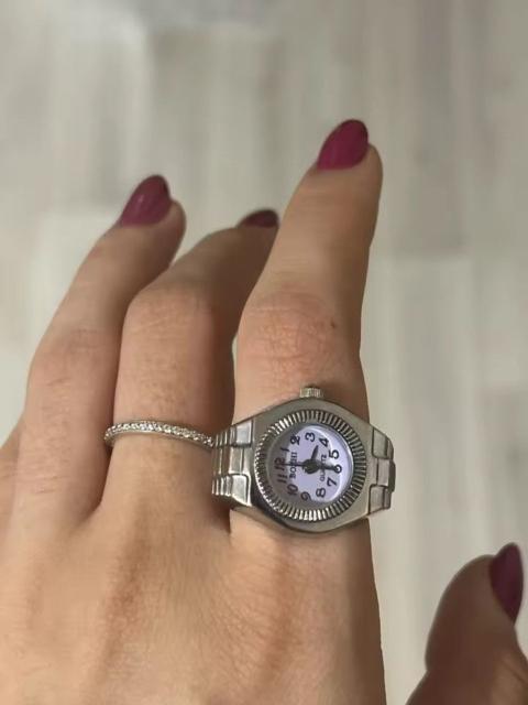 Other Designers Jewelry - Y2K 2000s Vintage Retro Silver Tone Watch Ring Round Face