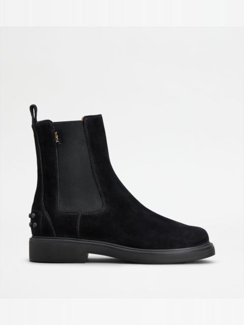 Tod's ANKLE BOOTS IN SUEDE - BLACK