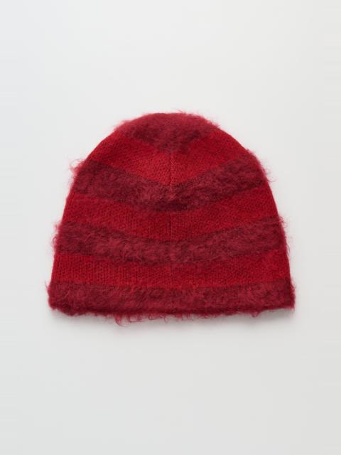 Stockholm Surfboard Club STOCKHOLM SURFBOARD CLUB STRIPED BEANIE GAS RED
