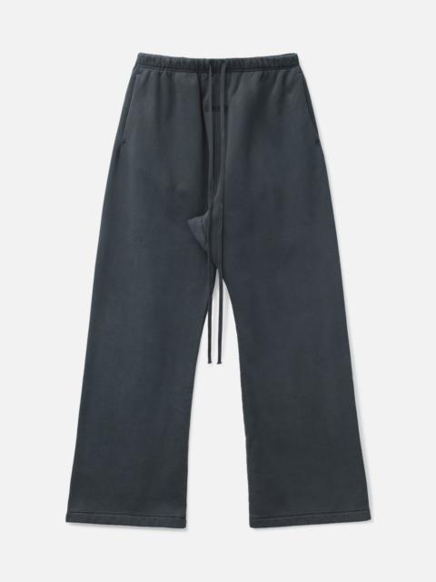 ESSENTIALS HEAVY FLEECE FLARE SWEATPANT