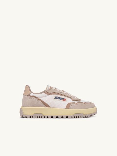 AUTRY WILDPACE LOW SNEAKERS IN WHISPER WHITE AND SAND MESH AND SUEDE