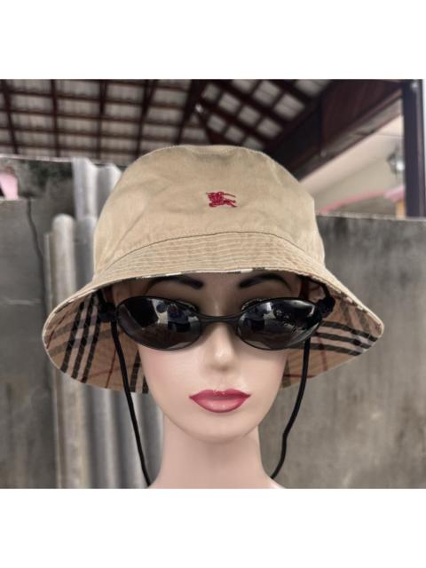 Burberry Reversible Burberry Nova Check Hat