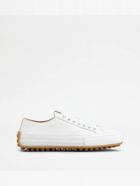 Tod's SNEAKERS IN LEATHER - WHITE