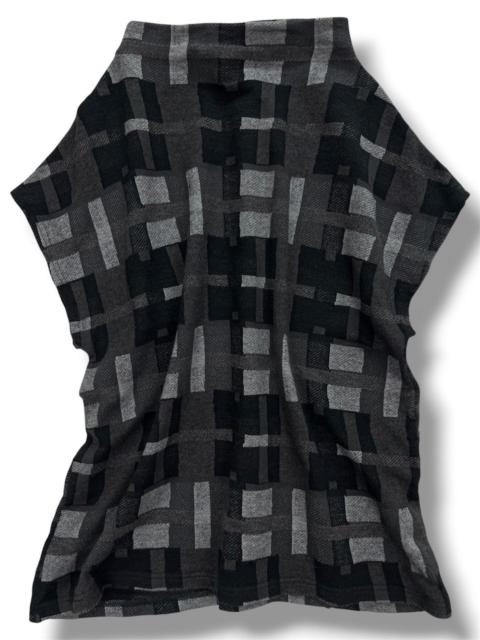 ISSEY MIYAKE Plantation Issey Miyake Geometric Check Bottleneck Top