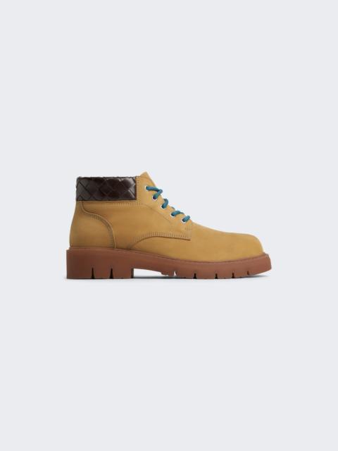 Bottega Veneta Lace Up Boots Ocre And Fondant