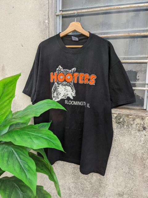 Other Designers Vintage - 🔥 Steal 🔥 Vintage Delta Hooters Spellout Tshirt