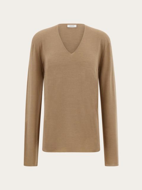 Seamless knitted jumper