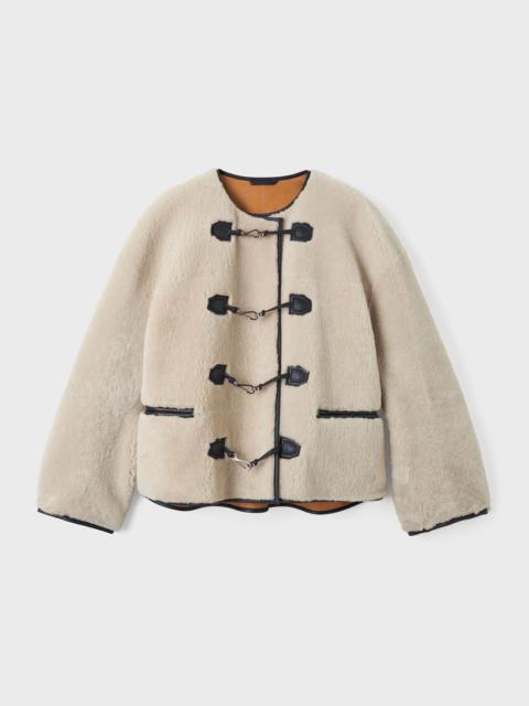 TOTEME Teddy shearling clasp jacket off-white